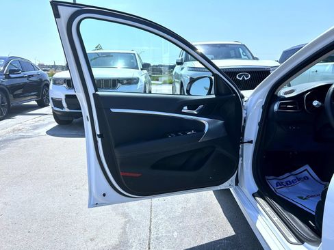 Certified 2026 Genesis G70 2.5T AWD/4WD image 9
