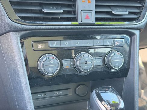 Used 2024 Volkswagen Taos SE image 22