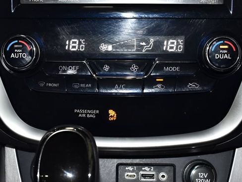 Used 2024 Nissan Murano SV AWD/4WD image 31