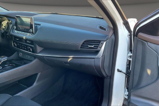Certified 2023 Nissan Rogue S FWD image 14