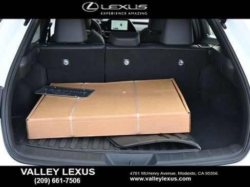 Used 2026 Lexus UX 300h FWD image 16