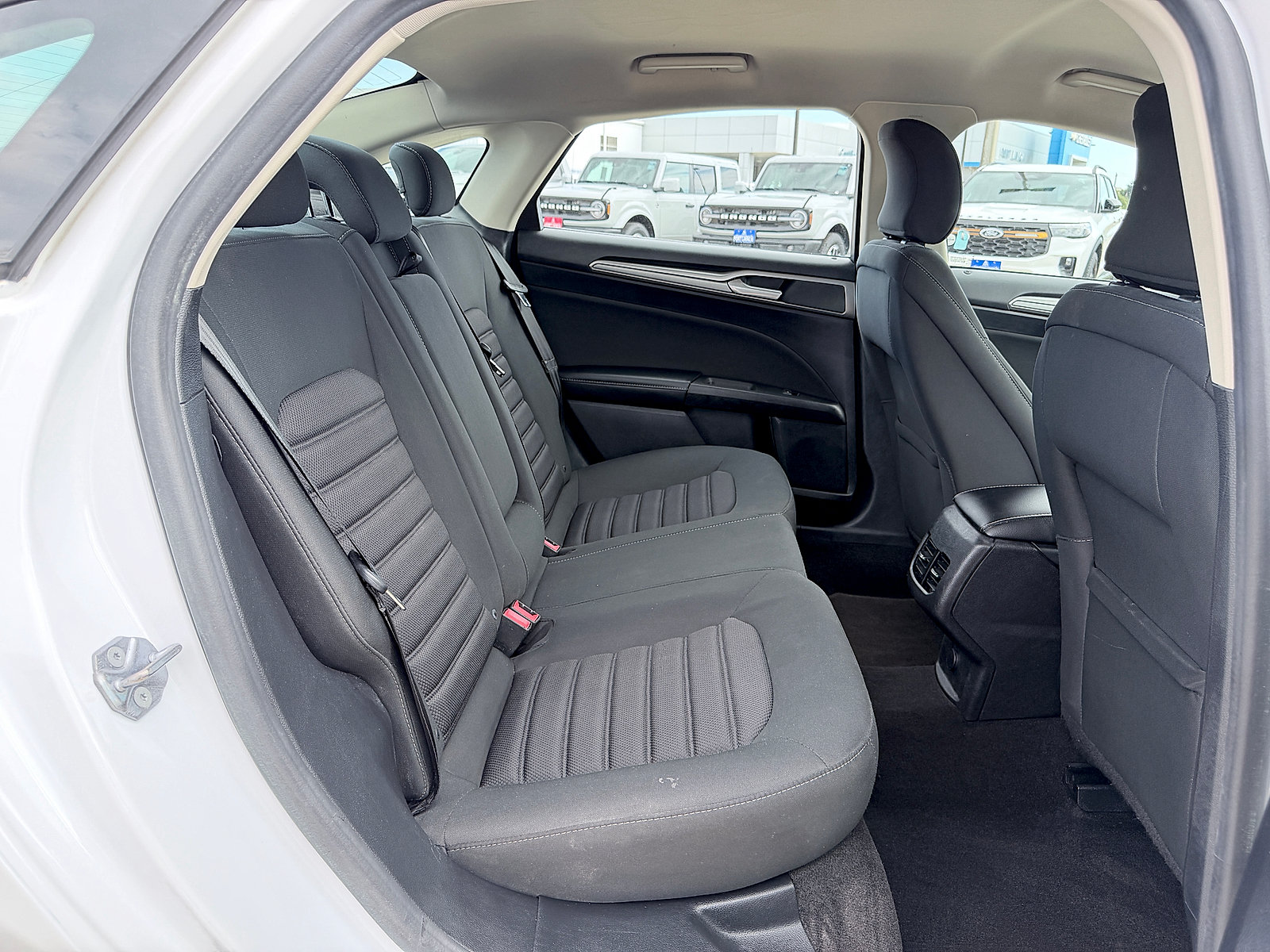 Used 2019 Ford Fusion SE FWD image 15