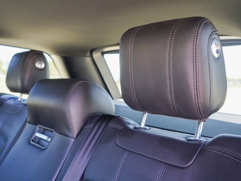 Used 2020 Land Rover Range Rover HSE image 24