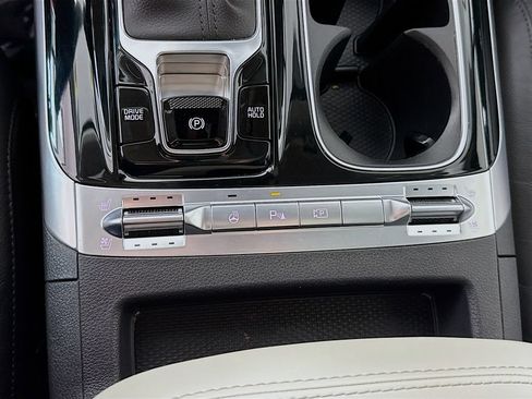 Used 2022 Kia Carnival SX Prestige FWD image 13