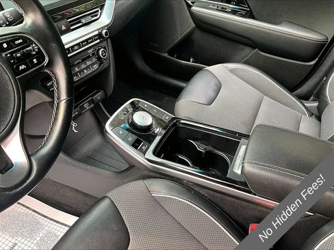 Used 2022 Kia Niro EX w/ Cold Weather Package FWD image 13