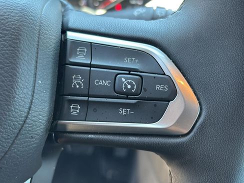 Used 2025 Jeep Compass Limited AWD/4WD image 11