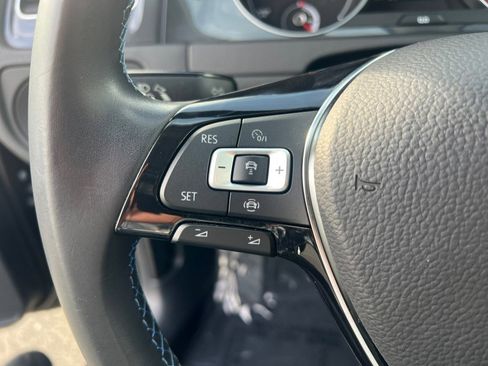 Used 2019 Volkswagen e-Golf SE image 14