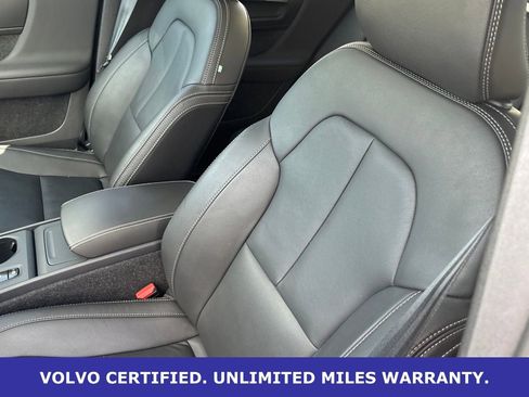 Certified 2025 Volvo XC40 B5 Core image 28