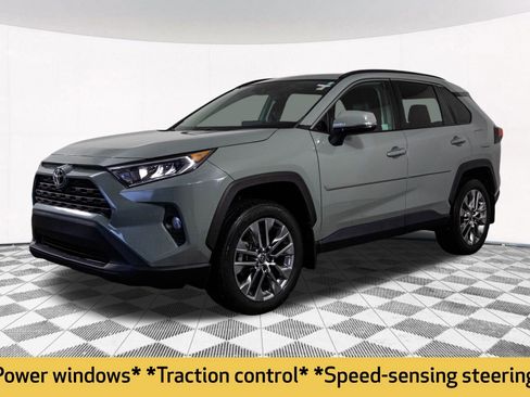 Used 2021 Toyota RAV4 XLE Premium image 10