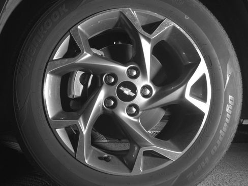 Used 2025 Chevrolet Trax LT FWD image 12