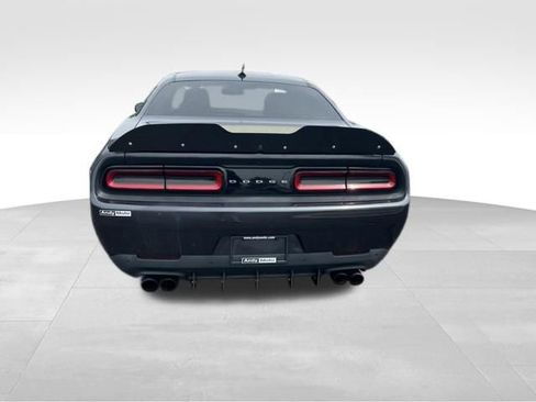 Used 2018 Dodge Challenger R/T w/ Driver Convenience Group RWD image 6