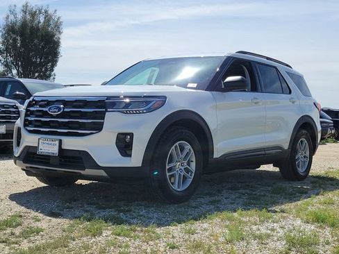 New 2026 Ford Explorer Active w/ Active Comfort Package RWD image 5