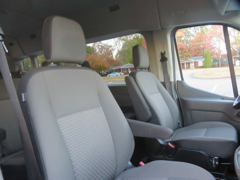 Used 2024 Ford Transit 350 XLT image 36