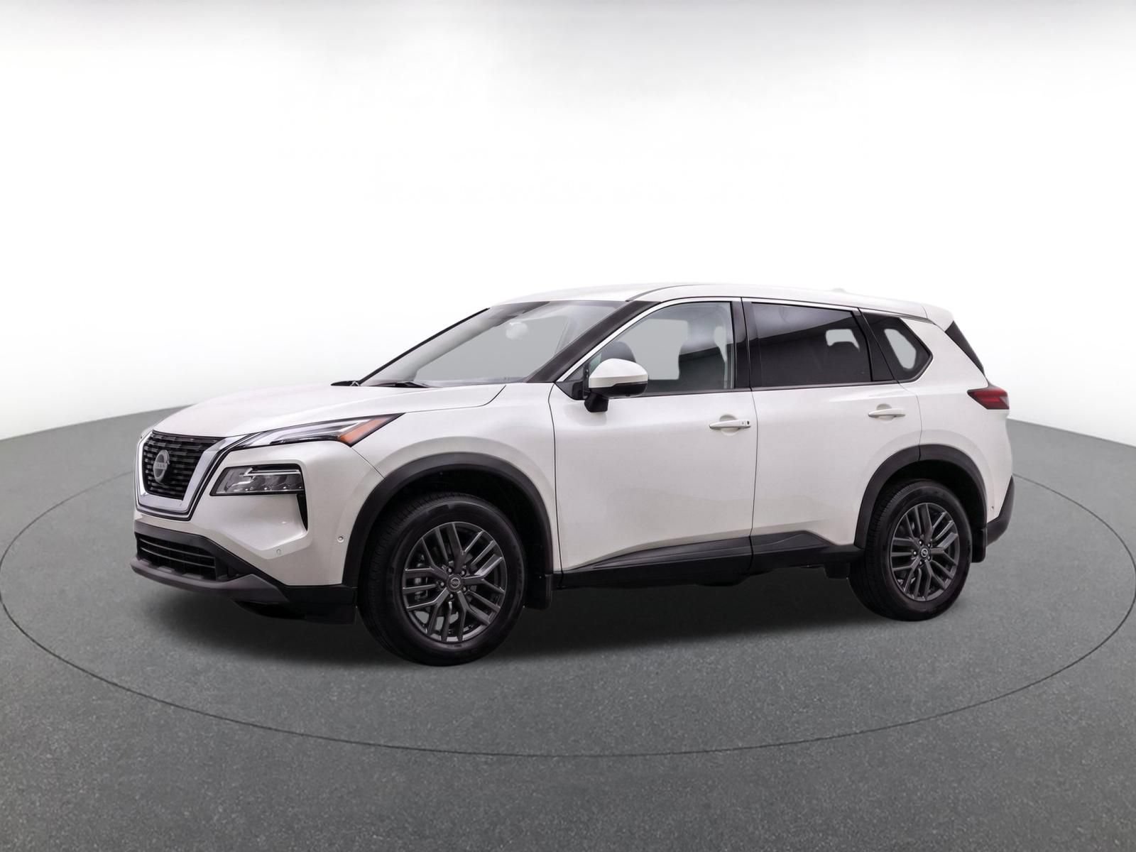 Used 2026 Nissan Rogue SV AWD/4WD image 3