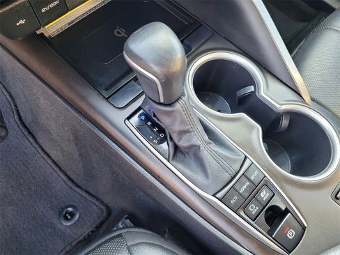 Used 2021 Toyota Camry XLE image 18