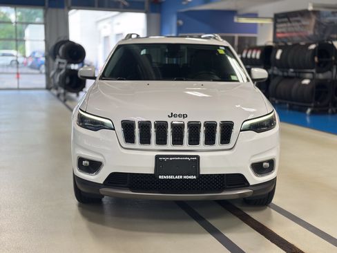 Used 2019 Jeep Cherokee Limited AWD/4WD image 3