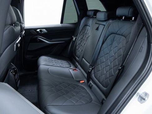 Used 2025 BMW X5 xDrive40i w/ M Sport Package image 24