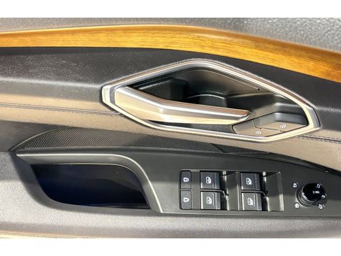 Used 2023 Audi e-tron GT Prestige w/ Prestige Package image 36