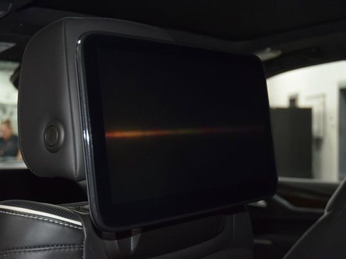 Used 2024 Cadillac Escalade ESV Premium Luxury Platinum AWD/4WD image 44