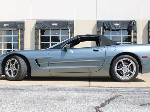 Used 2004 Chevrolet Corvette Convertible w/ Preferred Equipment Group RWD image 25