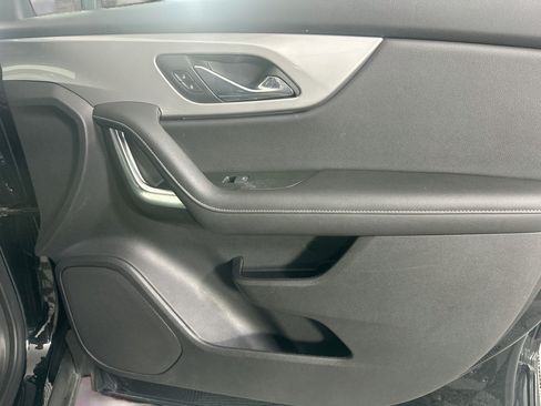 Used 2025 Chevrolet Blazer LT FWD image 31