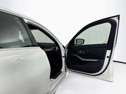 Used 2025 BMW 330i xDrive Sedan image 33