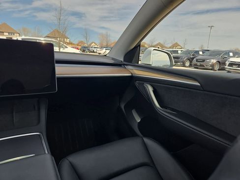 Used 2023 Tesla Model Y Long Range image 5