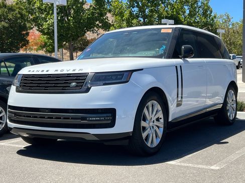 Used 2024 Land Rover Range Rover Long Wheelbase SE AWD/4WD image 2