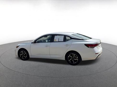 Used 2025 Nissan Sentra SV FWD image 10