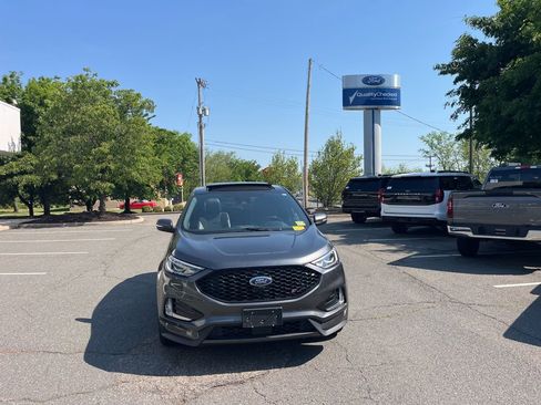Used 2020 Ford Edge ST w/ Equipment Group 401A AWD/4WD image 2
