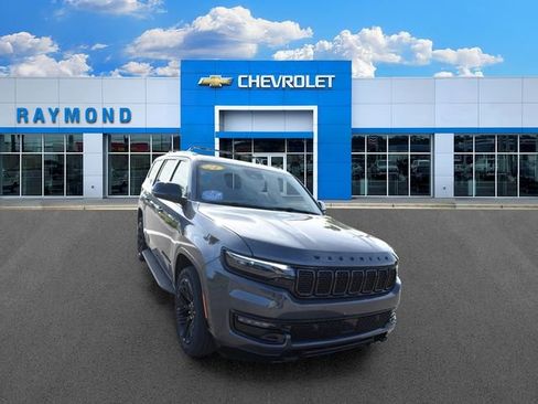 Used 2024 Jeep Wagoneer Series II AWD/4WD image 9