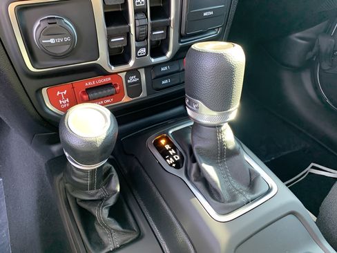 Used 2025 Jeep Wrangler Unlimited Sport AWD/4WD image 26