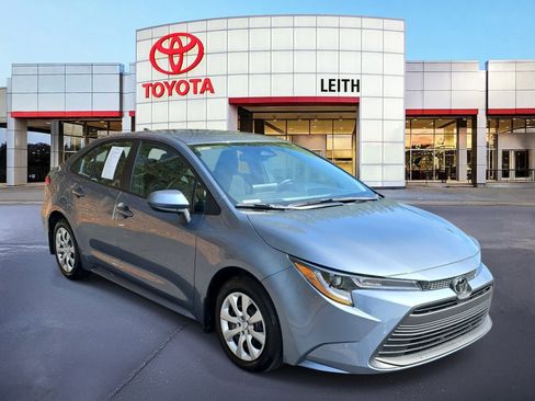 Used 2026 Toyota Corolla LE image 3