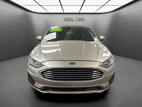 Used 2019 Ford Fusion SE FWD image 2