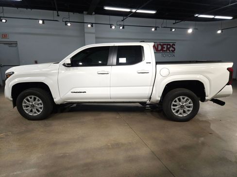 New 2026 Toyota Tacoma SR5 image 4