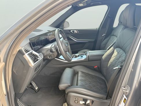 Used 2025 BMW X5 xDrive40i w/ M Sport Package AWD/4WD image 14