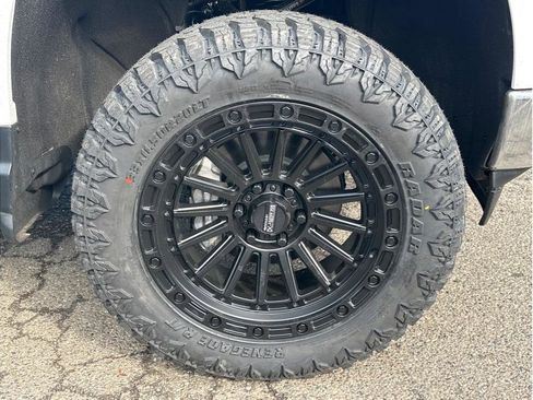 Used 2023 Chevrolet Silverado 1500 LT image 10