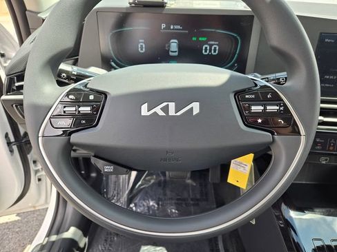 New 2026 Kia Niro LX FWD image 16