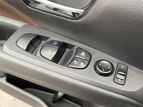 Certified 2023 Nissan Kicks SR image 21