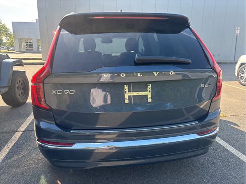 Used 2026 Volvo XC90 B6 Plus w/ Protection Package Premier AWD/4WD image 4