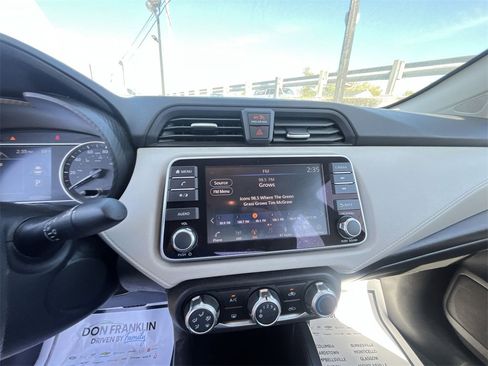 Used 2022 Nissan Versa SV image 16