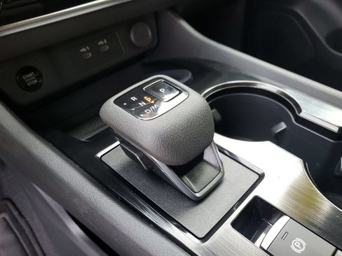 Certified 2025 Nissan Rogue S FWD image 34