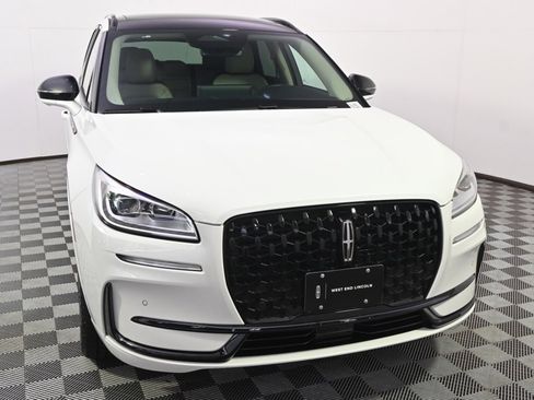 New 2025 Lincoln Corsair Reserve w/ Jet Appearance Package image 9