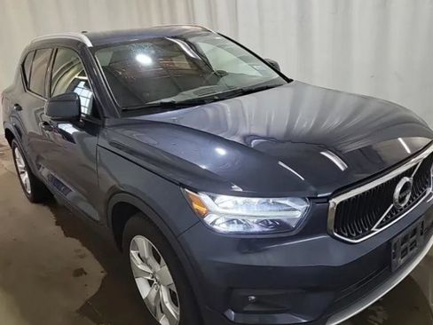 Used 2021 Volvo XC40 T5 Momentum AWD/4WD image 4