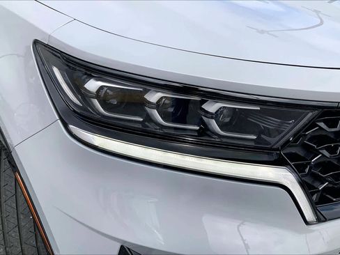 Used 2023 Kia Sorento SX image 26