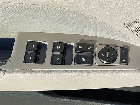 Used 2017 Hyundai Elantra SE image 24