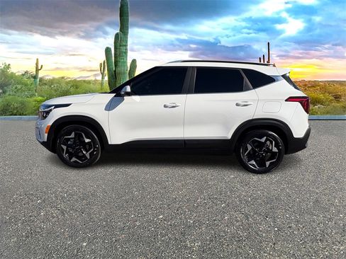 Used 2024 Kia Seltos EX image 7