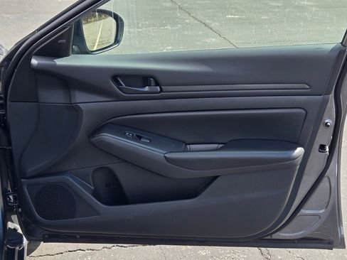 Used 2024 Nissan Altima 2.5 S image 6