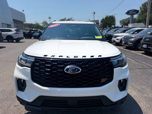 Used 2025 Ford Explorer ST AWD/4WD image 11