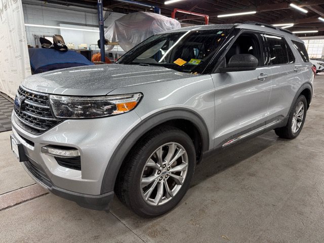 Used 2020 Ford Explorer XLT w/ Equipment Group 202A AWD/4WD image 1
